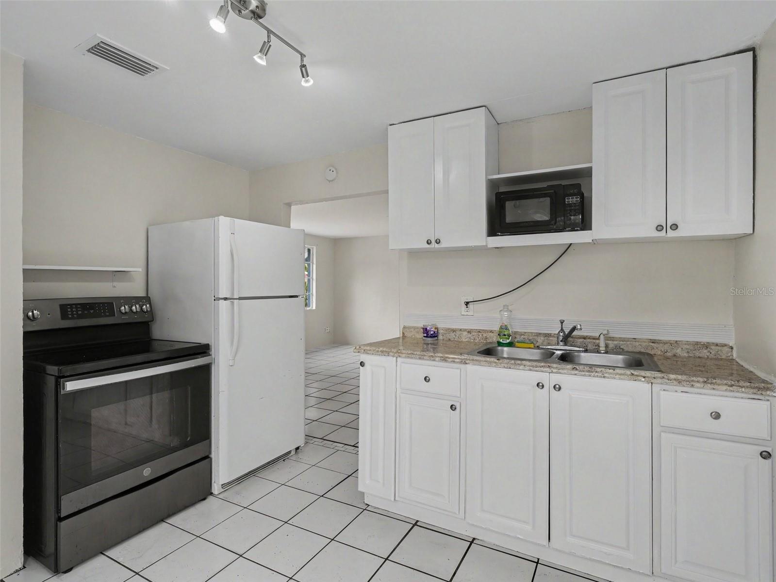 124 26th Ave E #a Property Photo 10