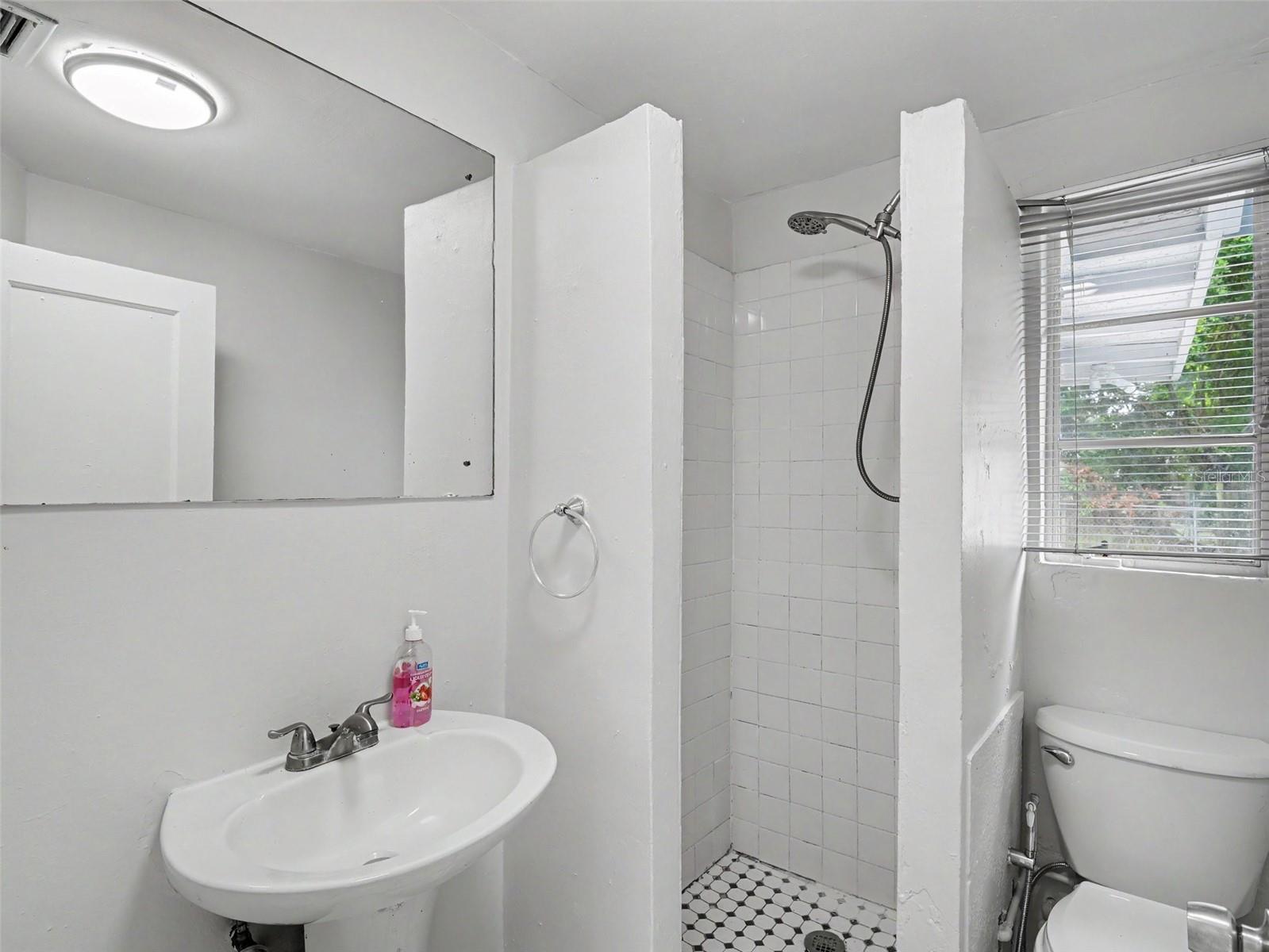 124 26th Ave E #a Property Photo 11
