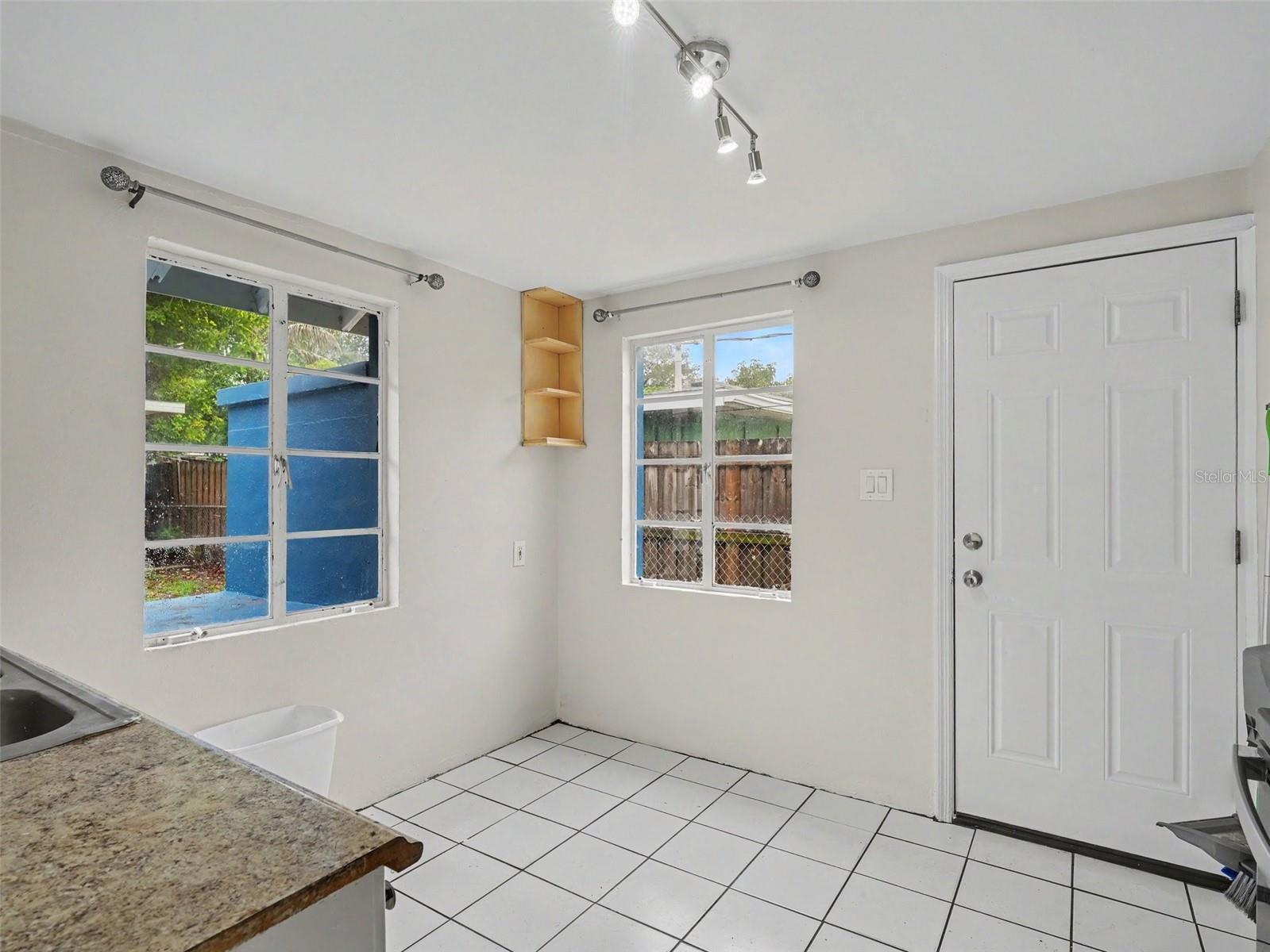 124 26th Ave E #a Property Photo 12
