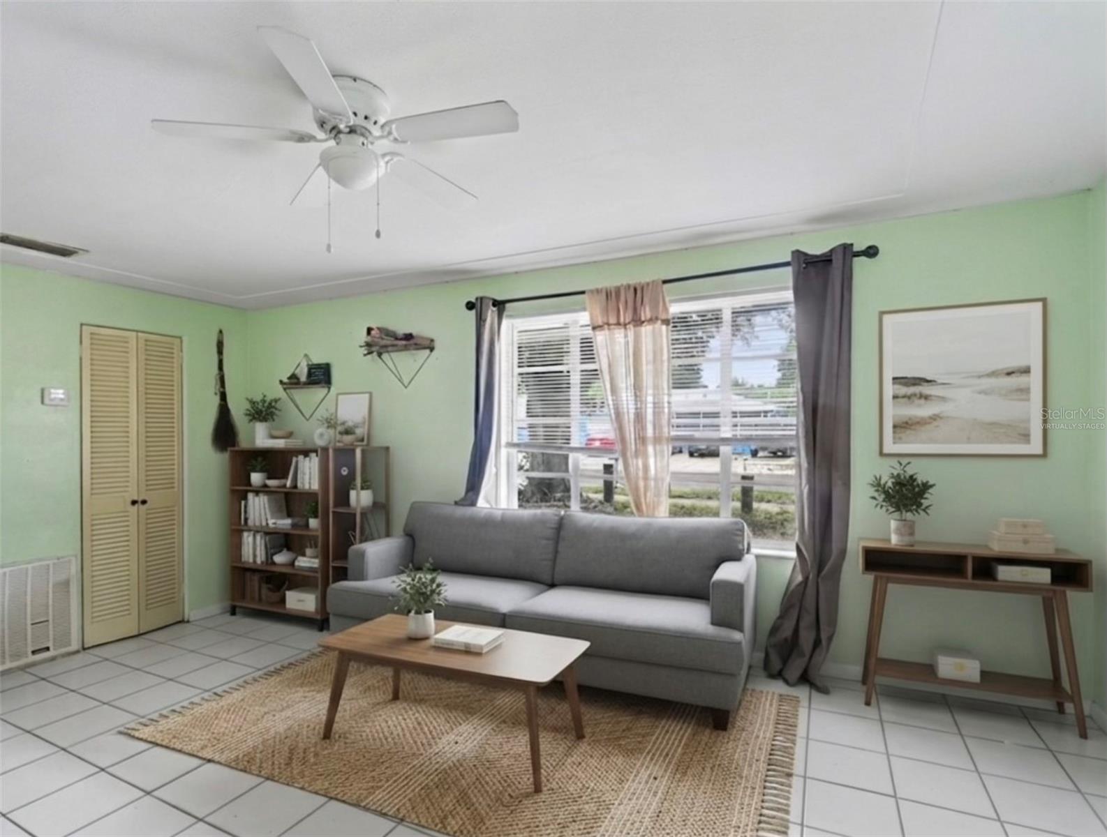 124 26th Ave E #a Property Photo 13