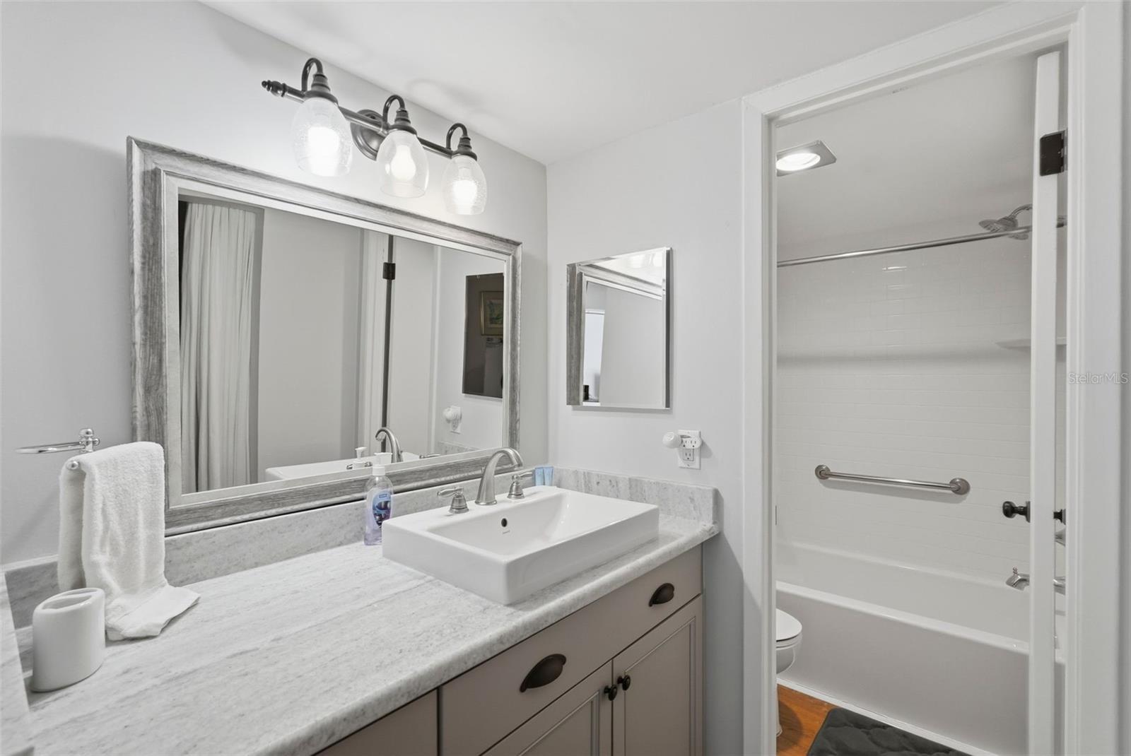 175 Medallion Blvd #f Property Photo 13