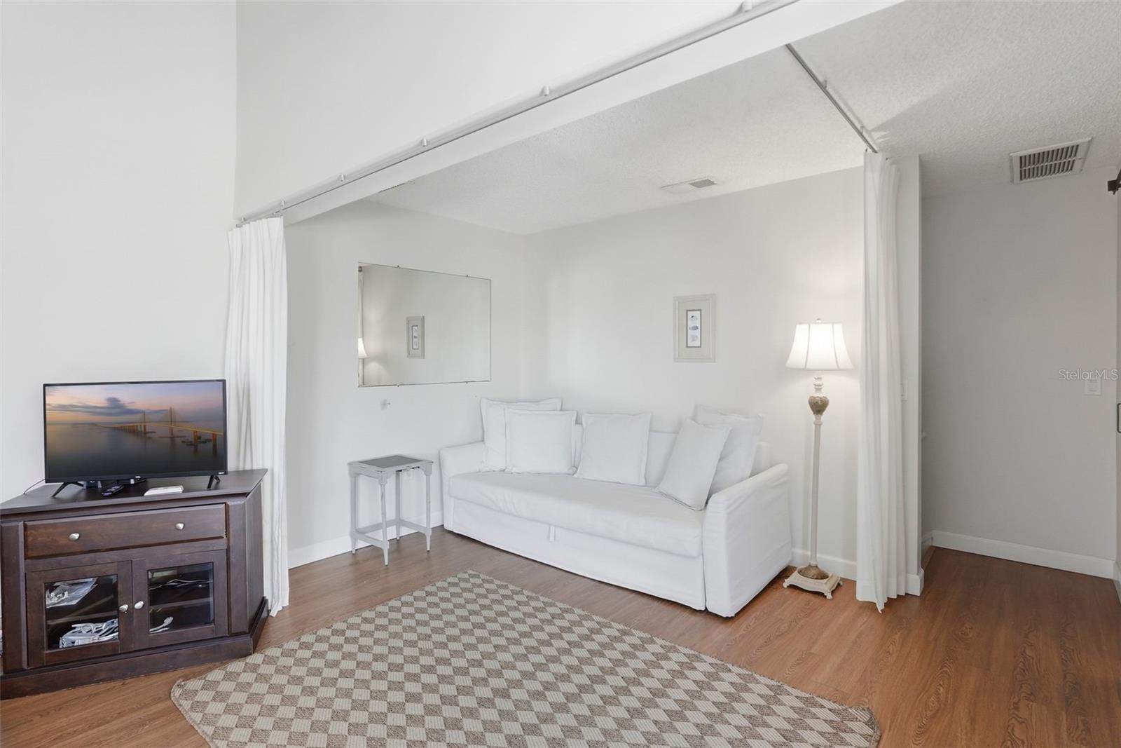 175 Medallion Blvd #f Property Photo 18