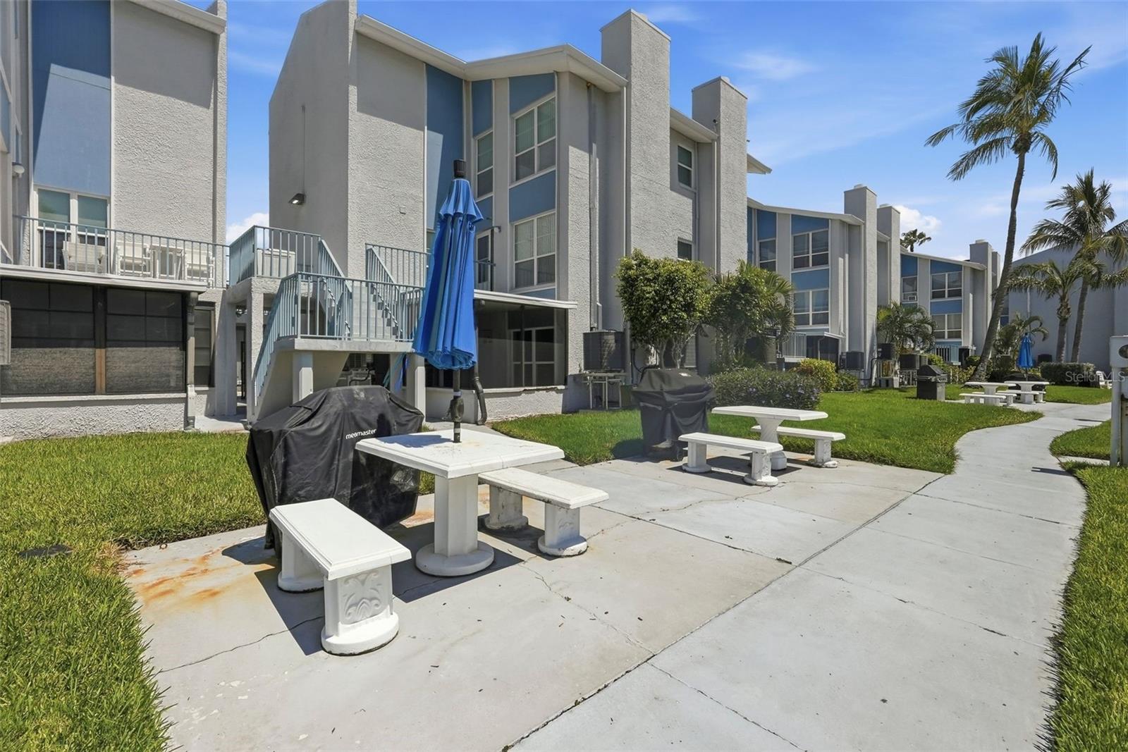 175 Medallion Blvd #f Property Photo 22