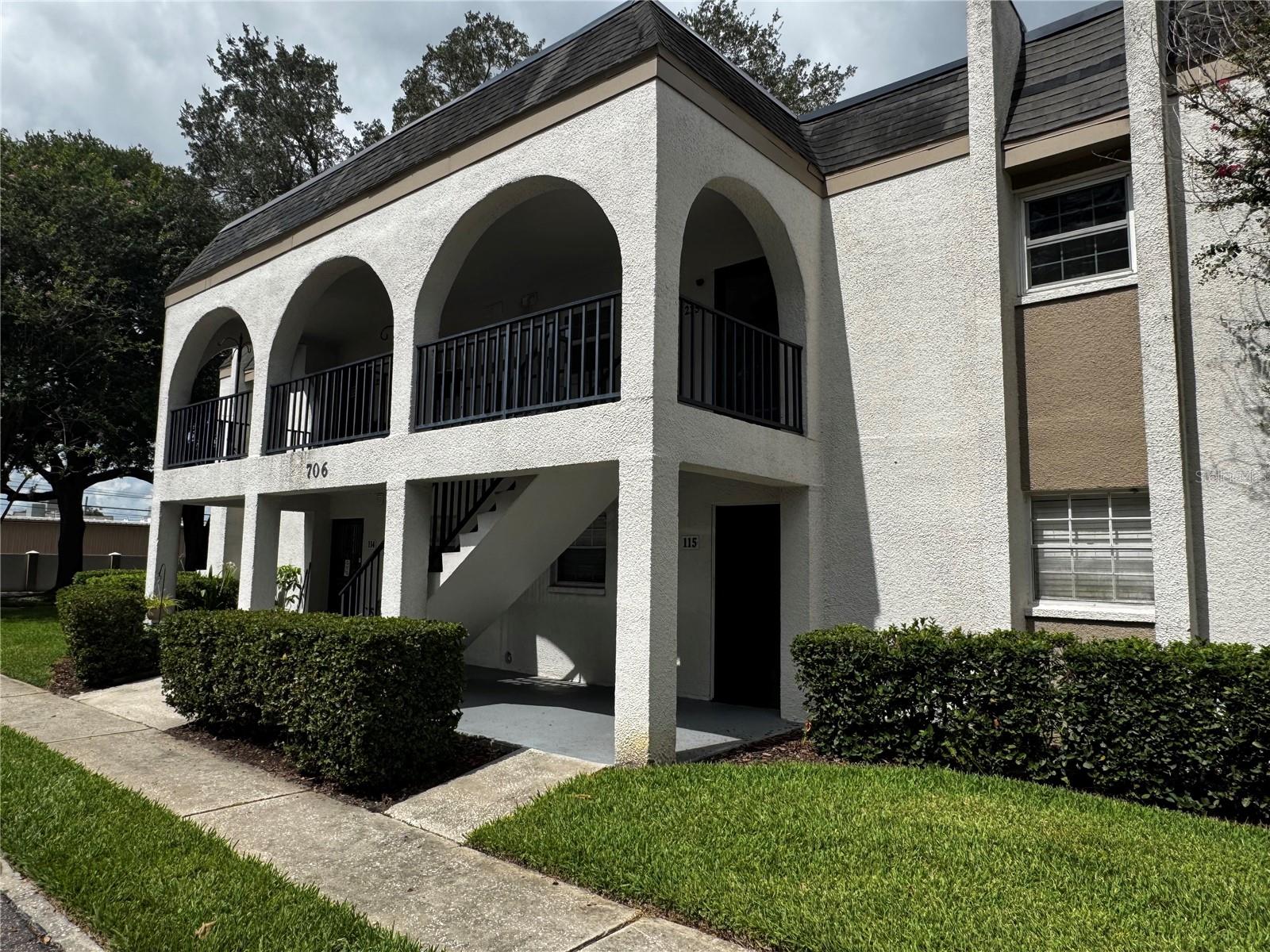 706 Oakgrove Dr #114 Property Photo 1
