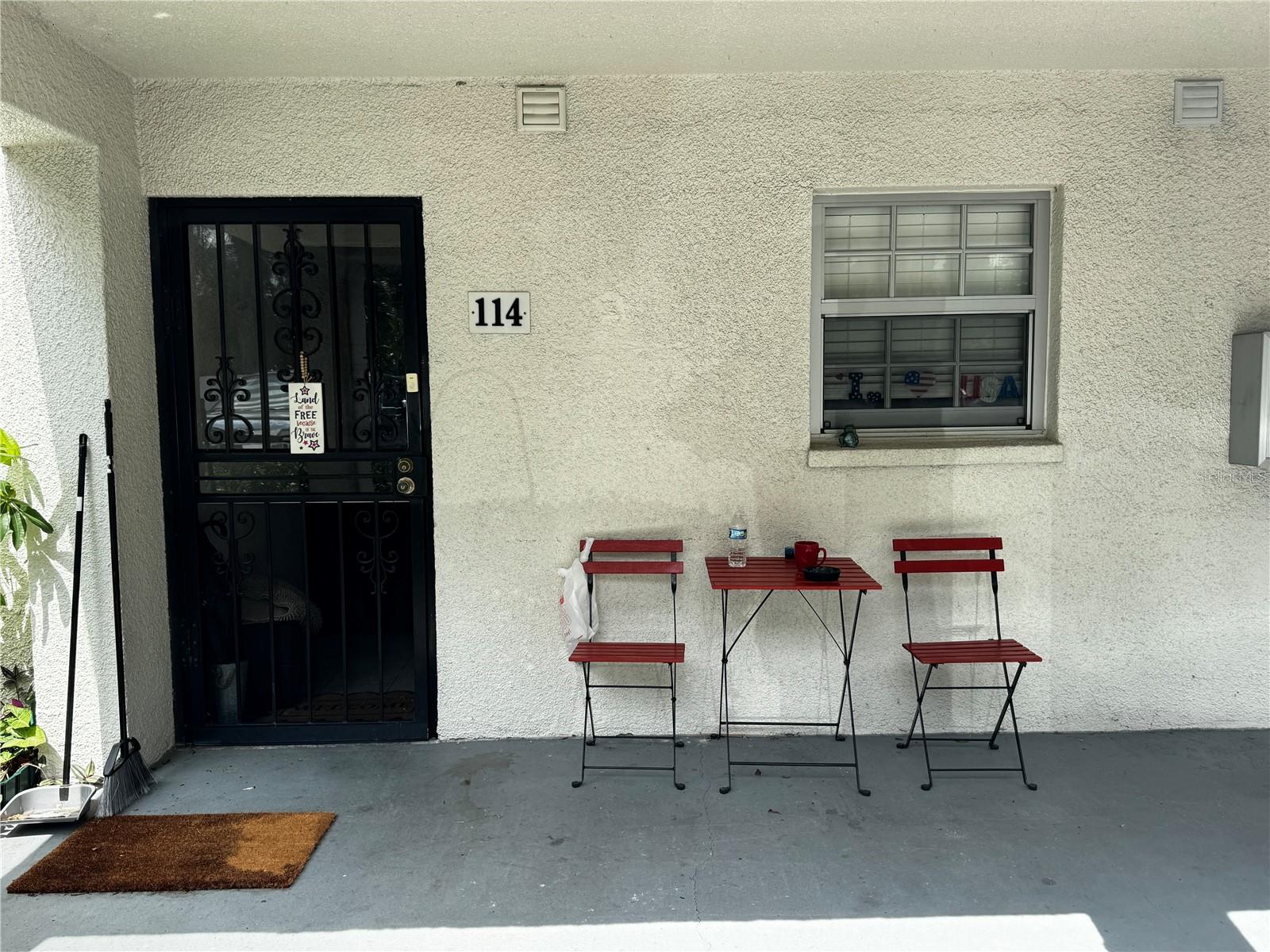 706 Oakgrove Dr #114 Property Photo 3