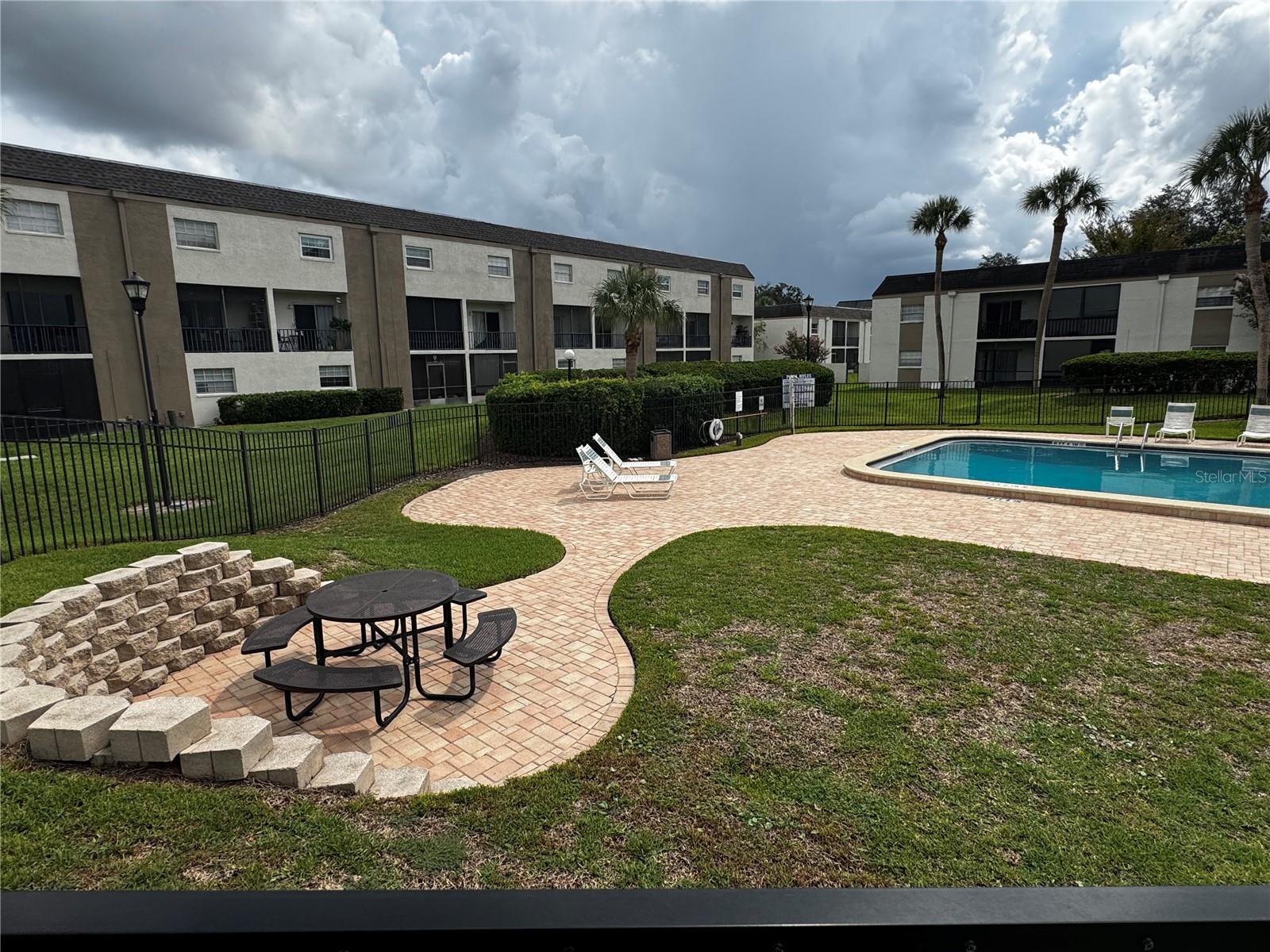 706 Oakgrove Dr #114 Property Photo 17