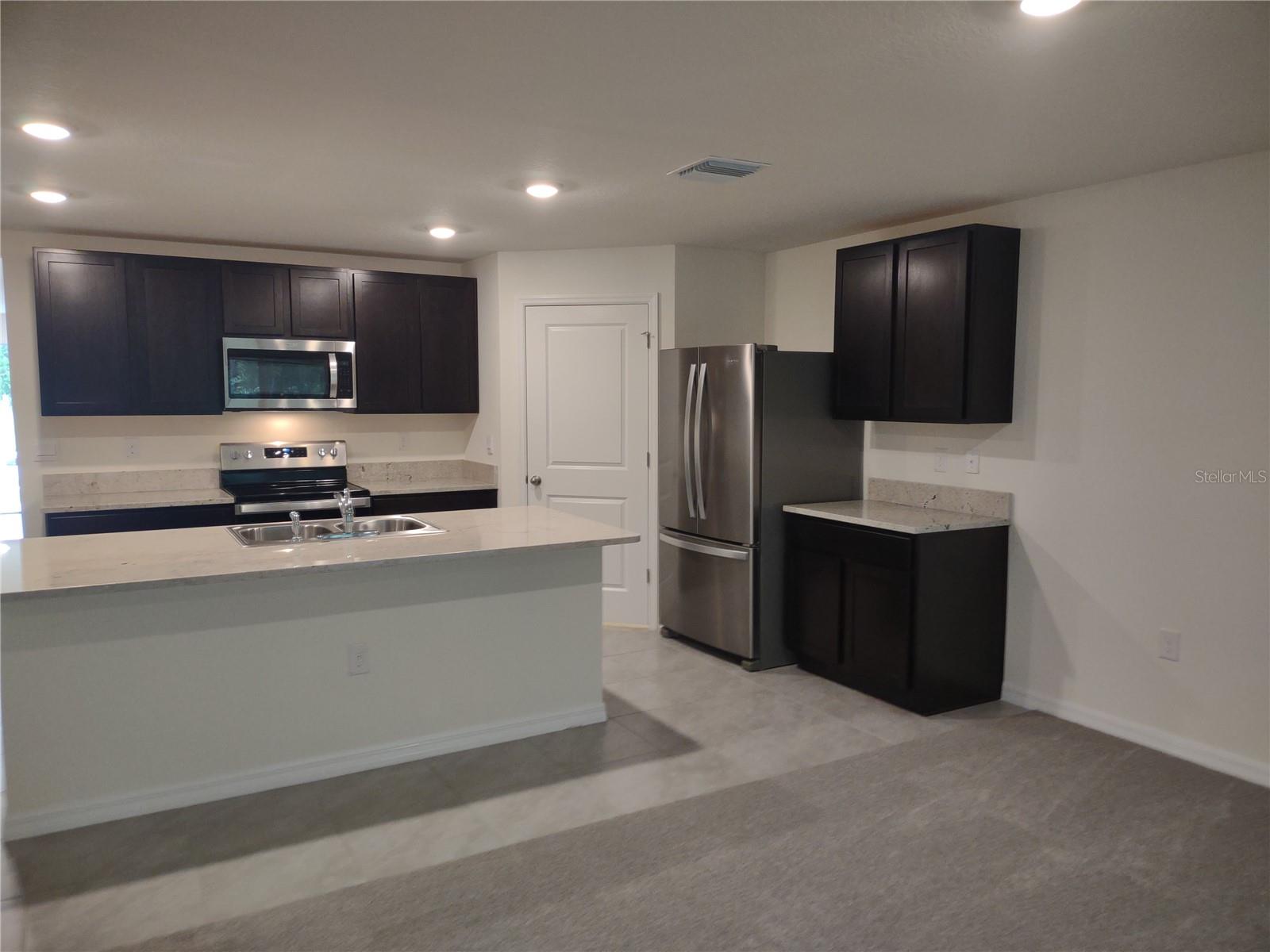 5215 Byronic Ct Property Photo 4