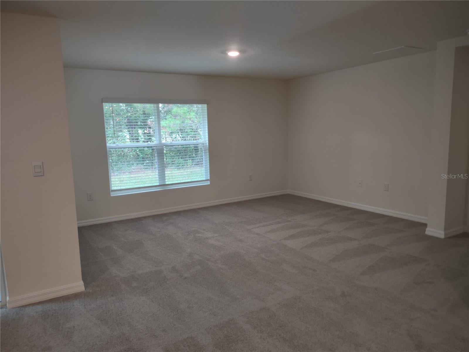 5215 Byronic Ct Property Photo 6