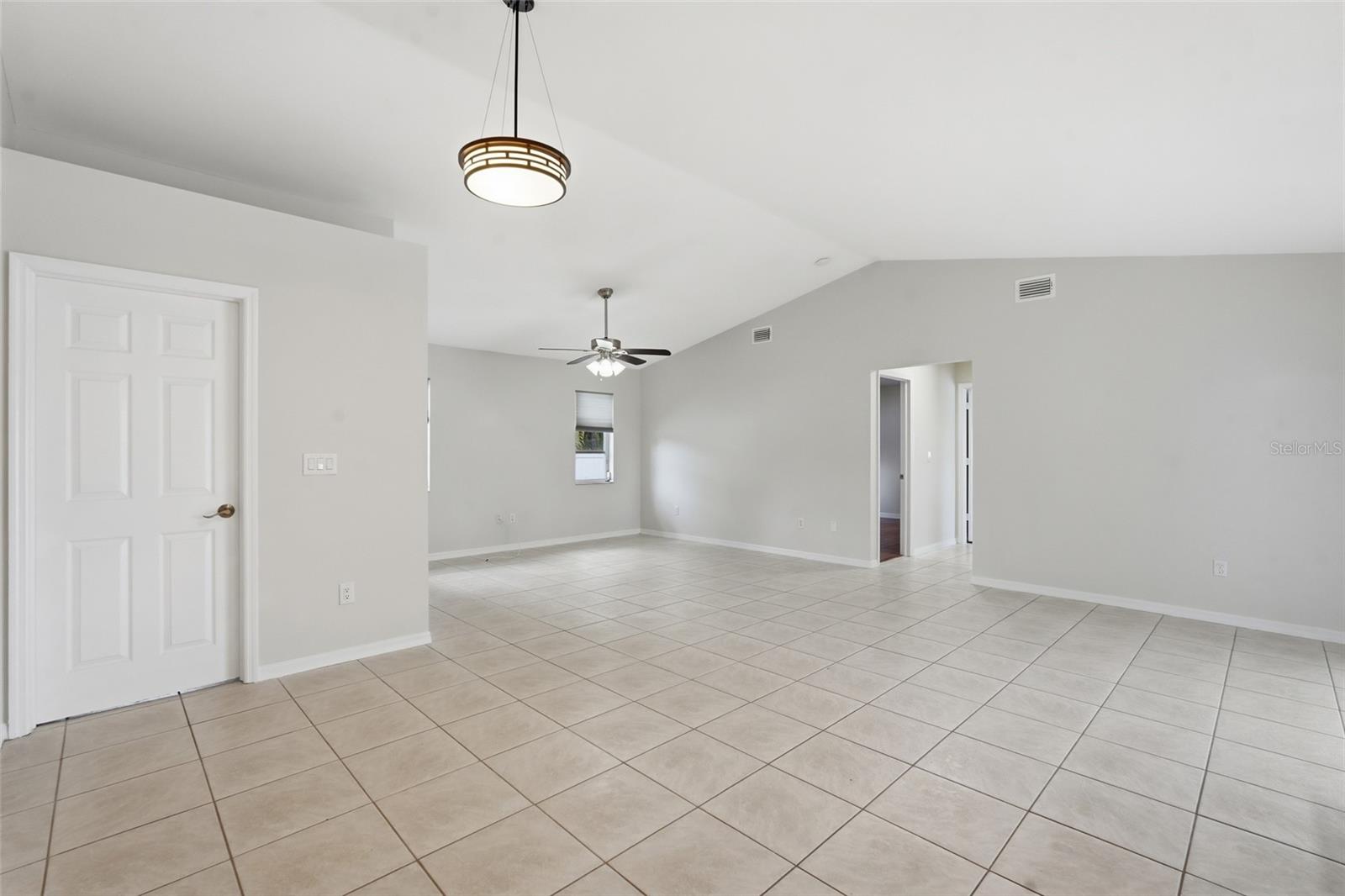 524 Se 8th Pl Property Photo 23