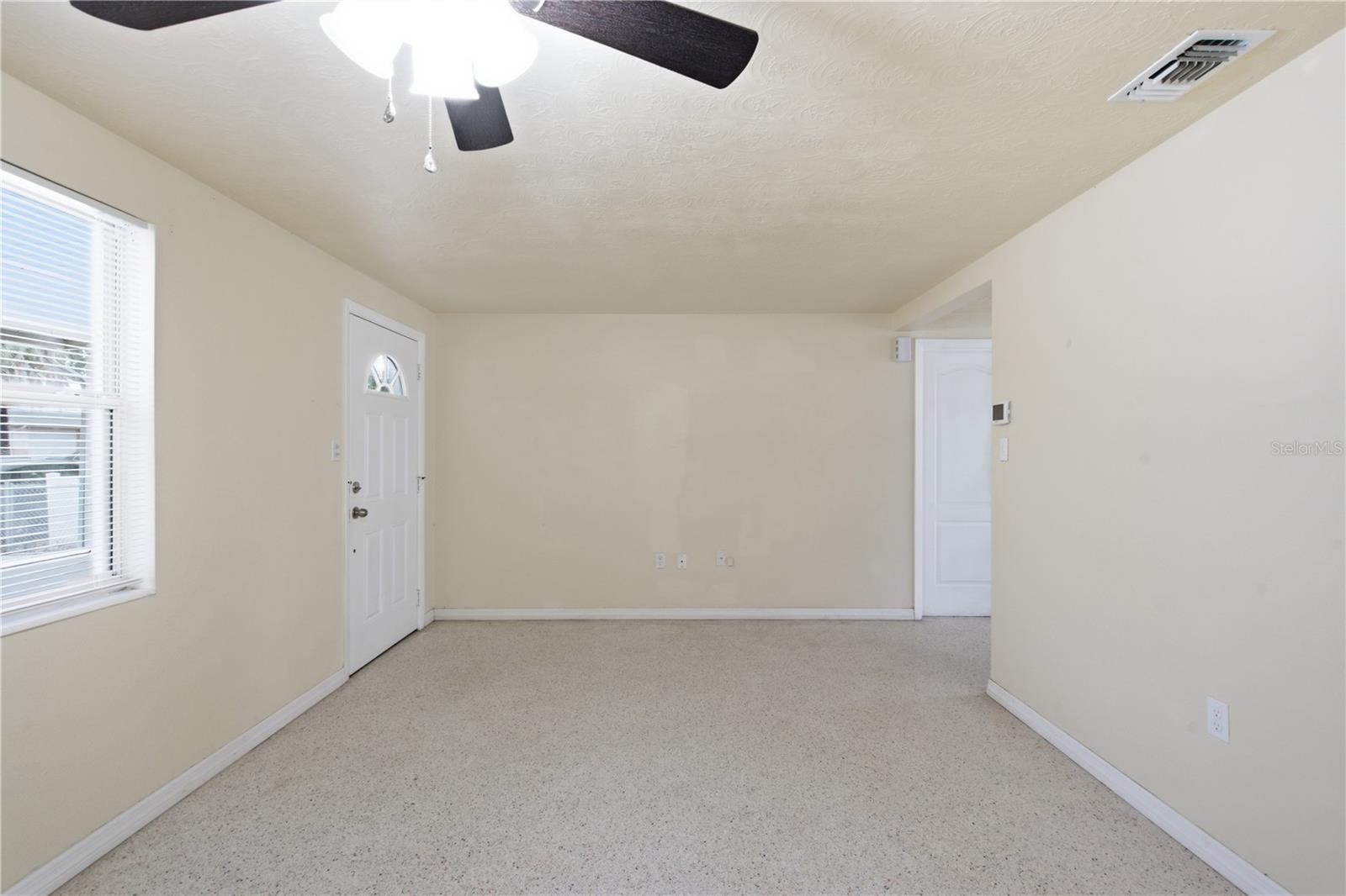 2122 Holiday Drive Property Photo 10