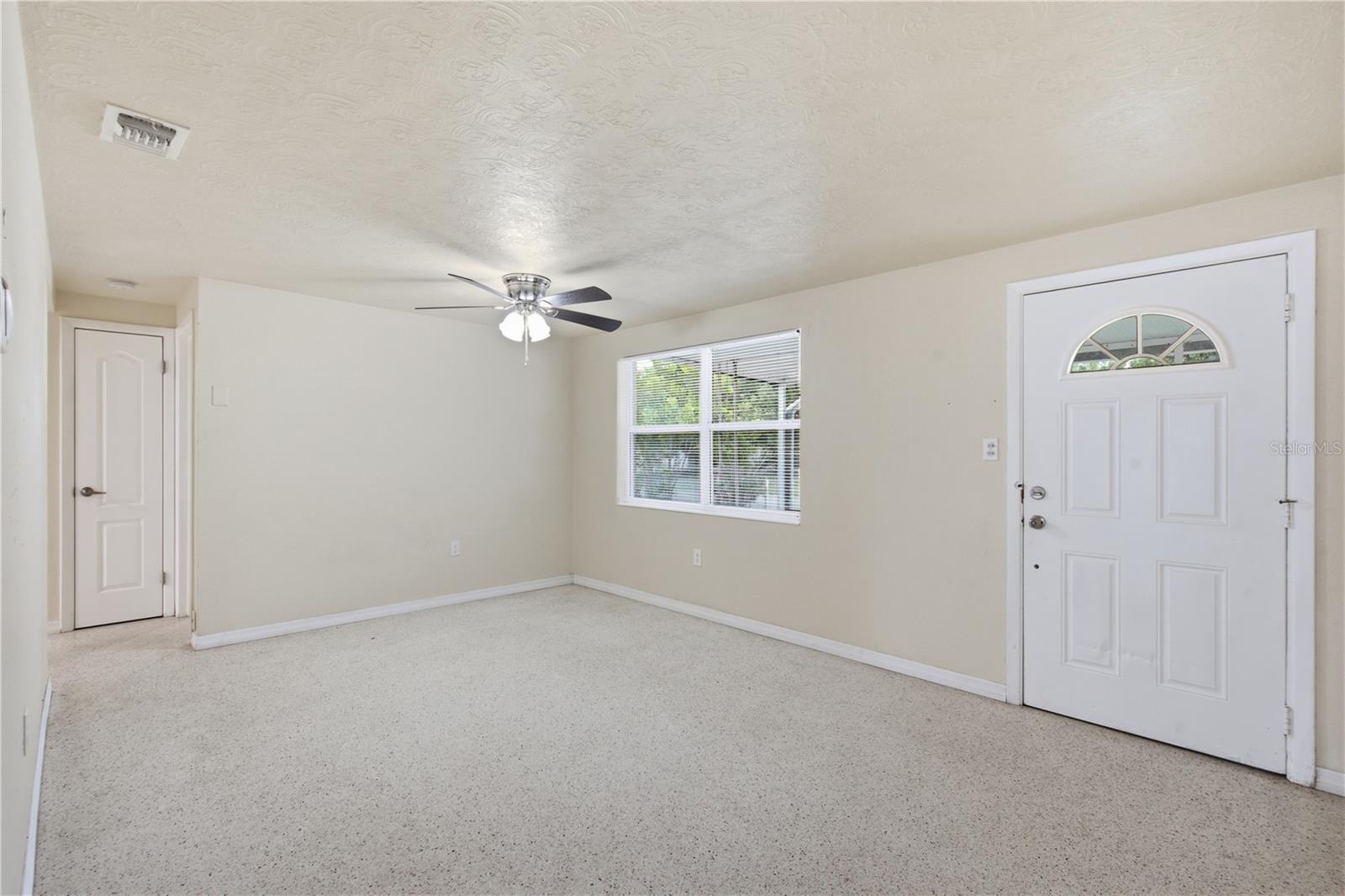 2122 Holiday Drive Property Photo 12