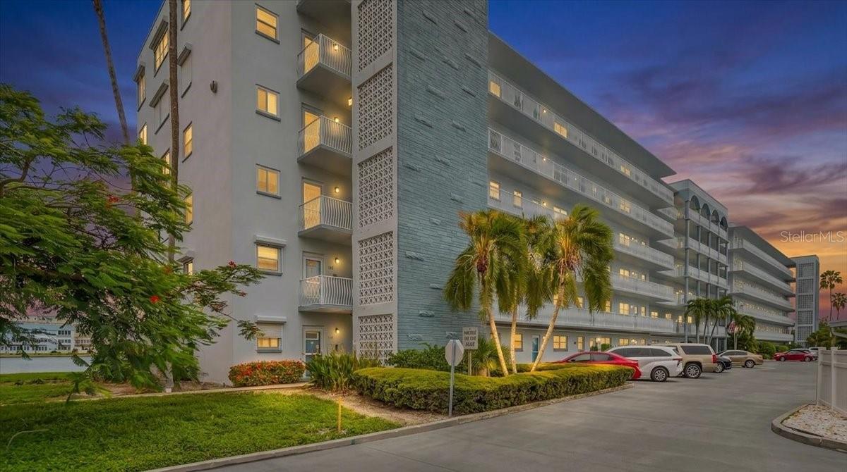 5925 Shore Blvd S #302 Property Photo 1