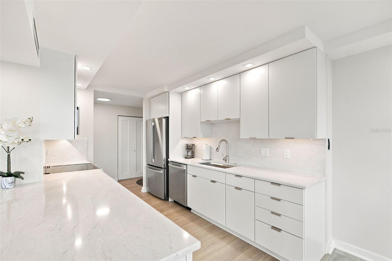 707 S Gulfstream Ave #207 Property Photo 15