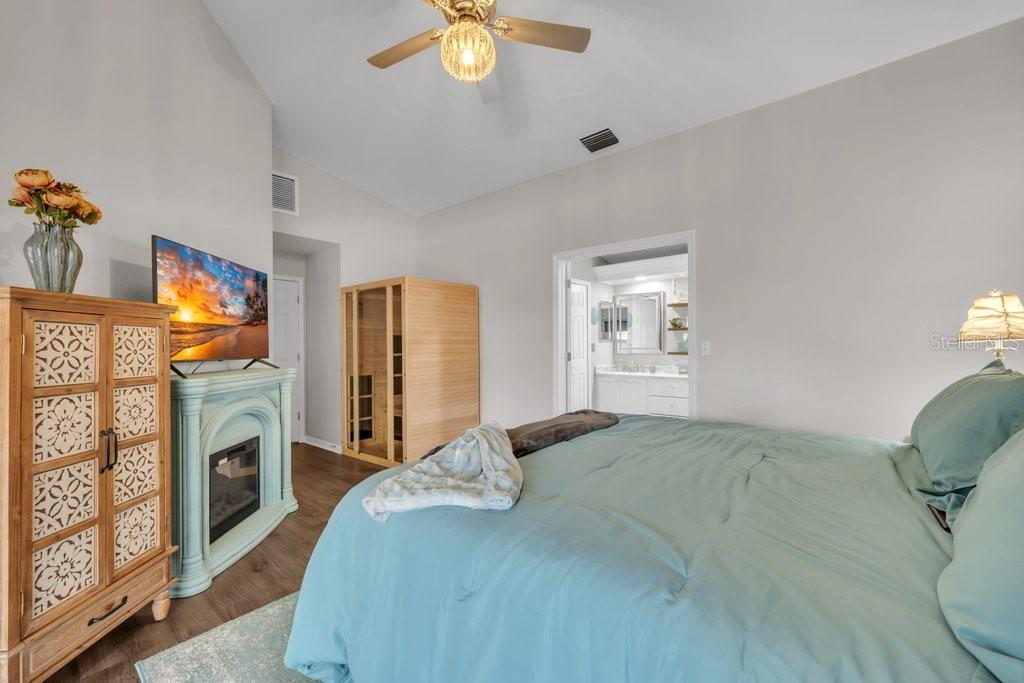 1924 Sedgefield St Property Photo 18