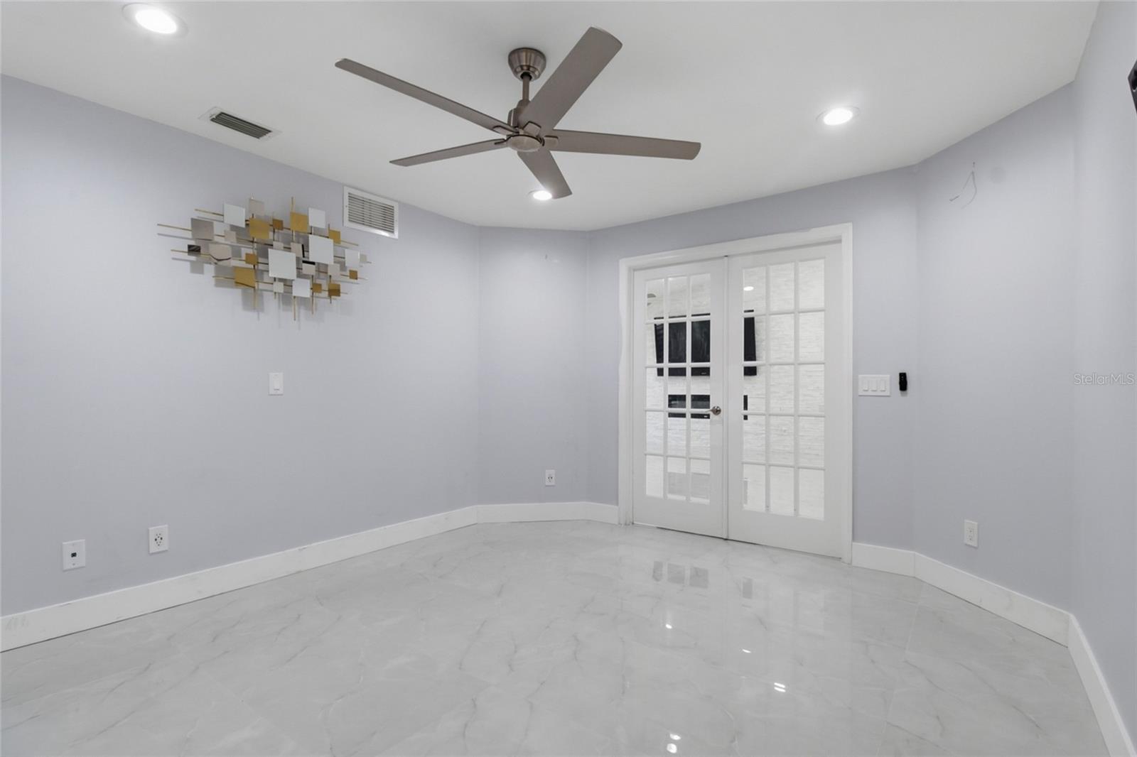 1104 Morton St E Property Photo 28