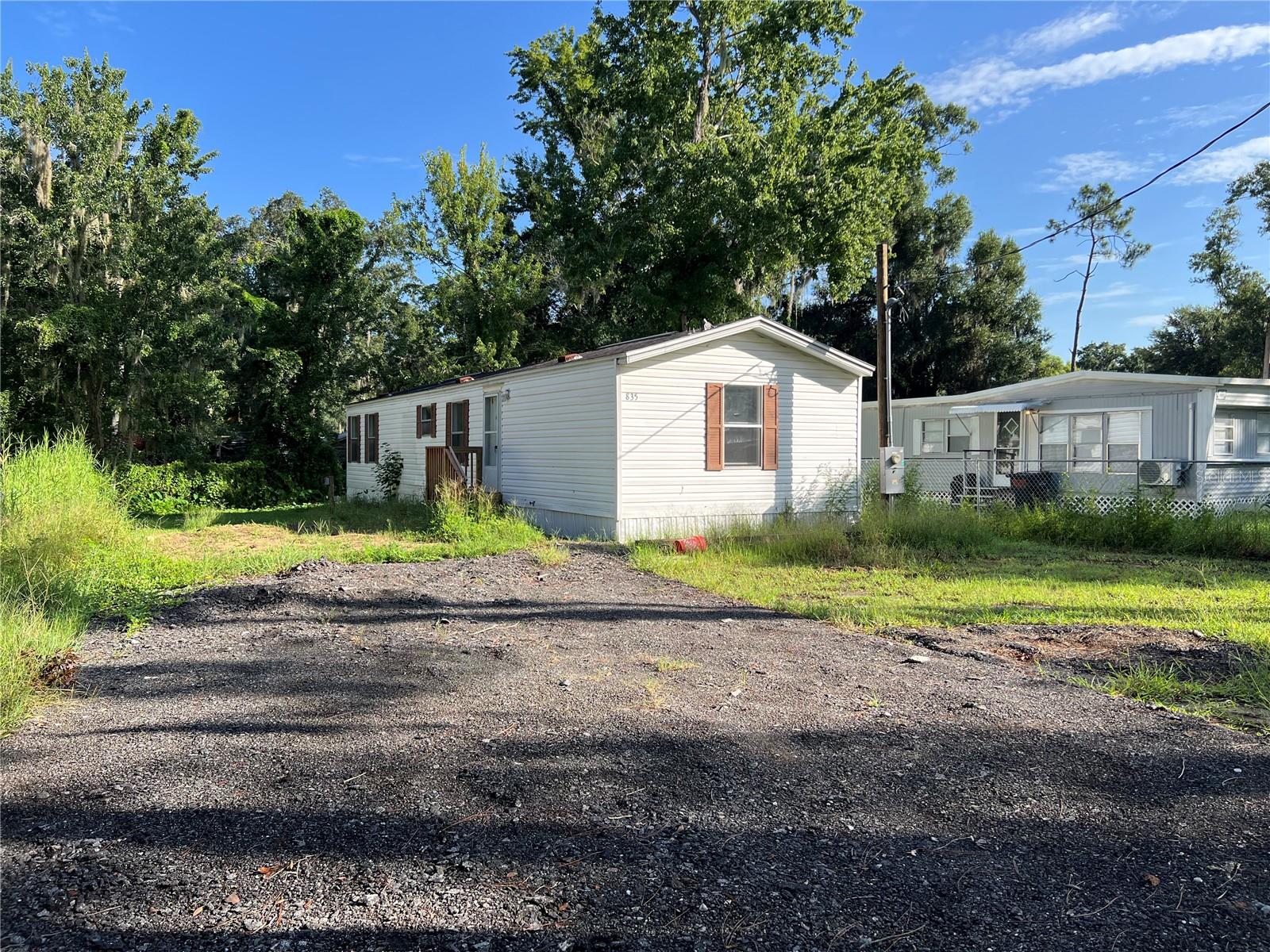 835 MEMPHIS RD