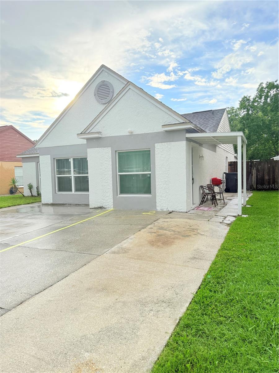 2130 Redleaf Dr Property Photo 2