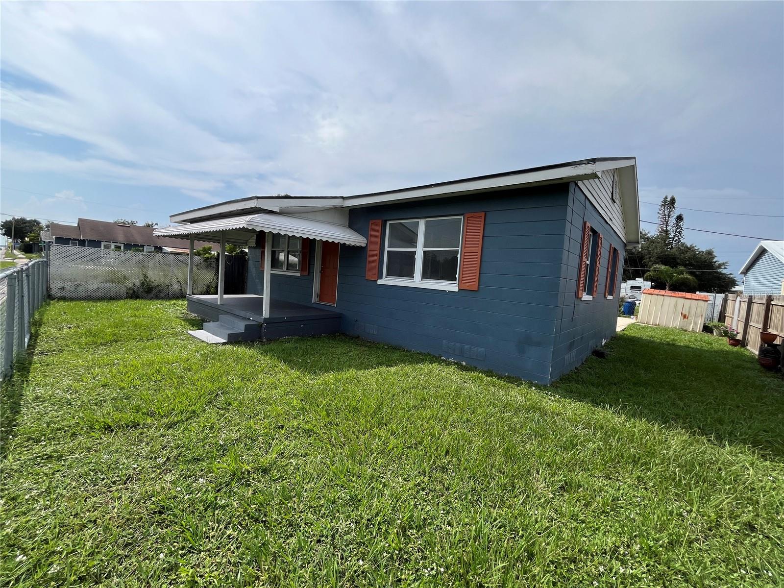 1206 E Canal St Property Photo 2