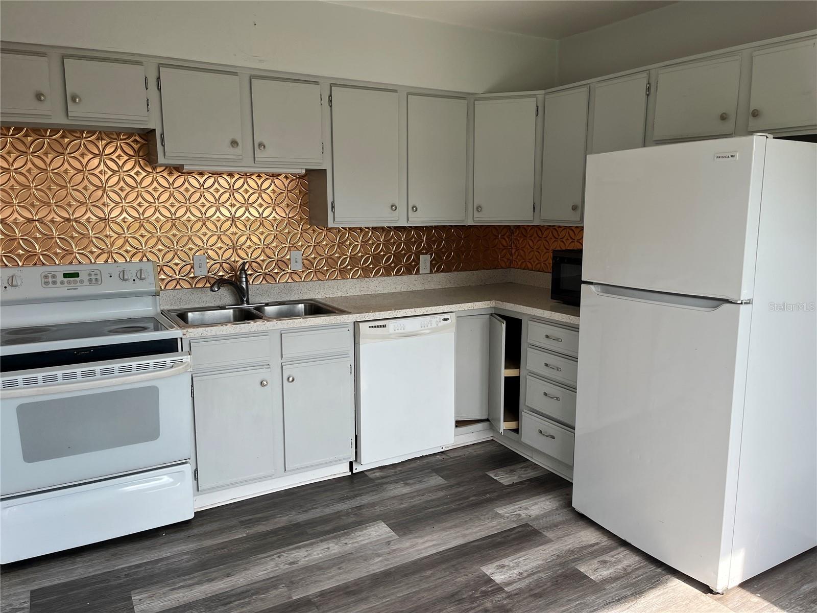 1206 E Canal St Property Photo 13