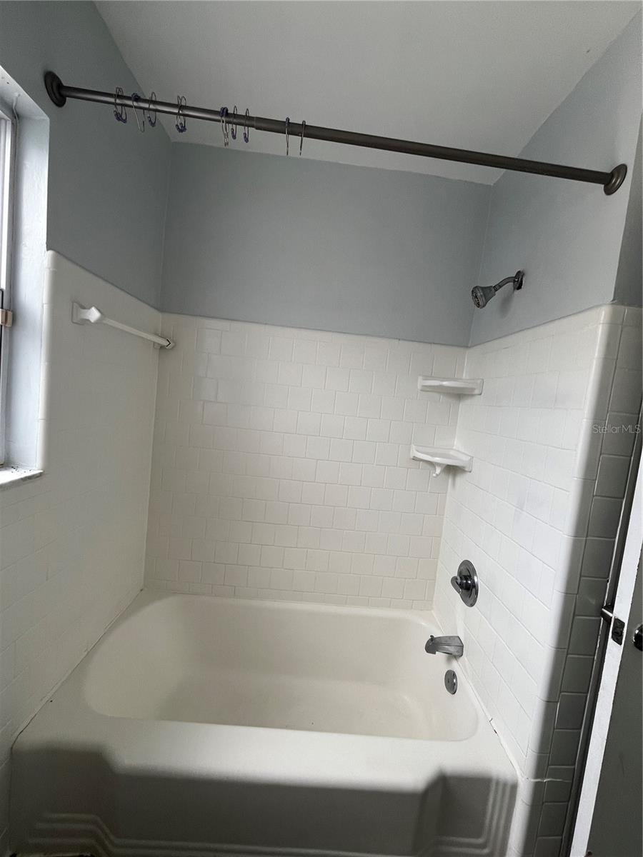 1206 E Canal St Property Photo 37