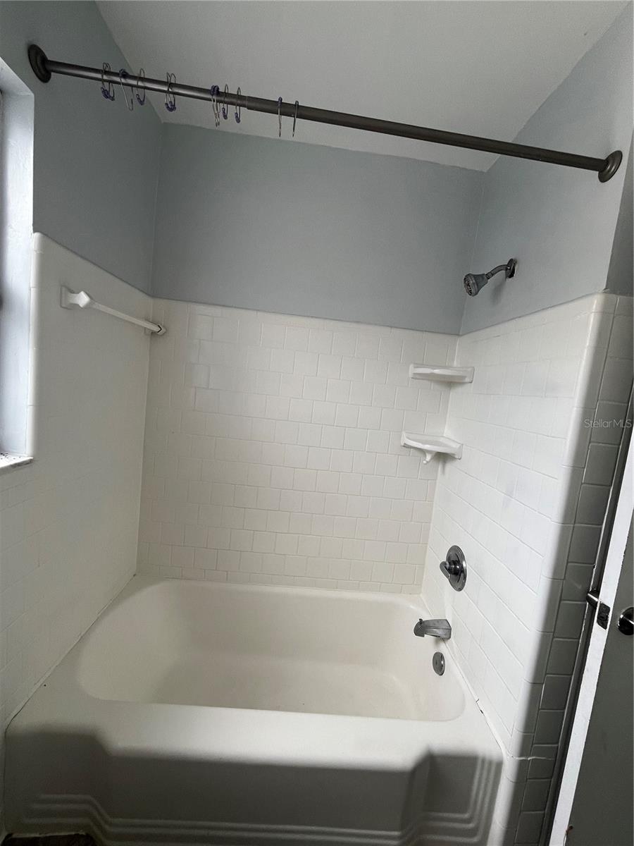 1206 E Canal St Property Photo 38