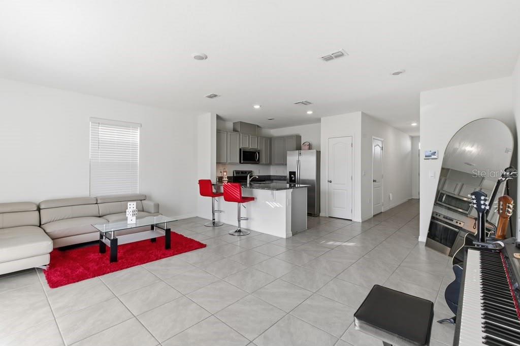 1727 Wooden St Property Photo 2