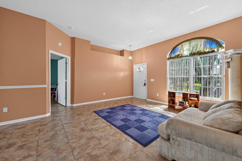 4609 Oak River Cir Property Photo 7