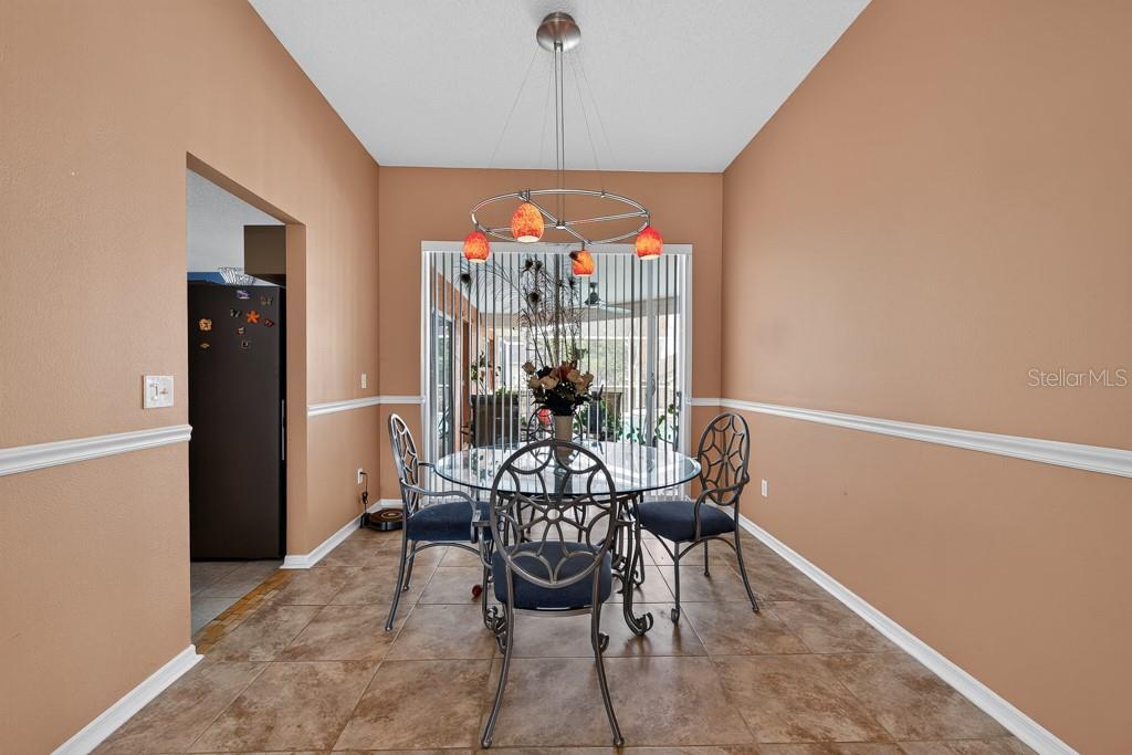 4609 Oak River Cir Property Photo 8