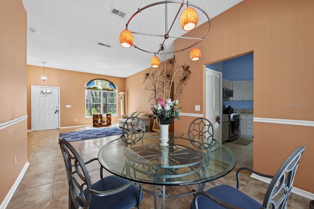 4609 Oak River Cir Property Photo 9