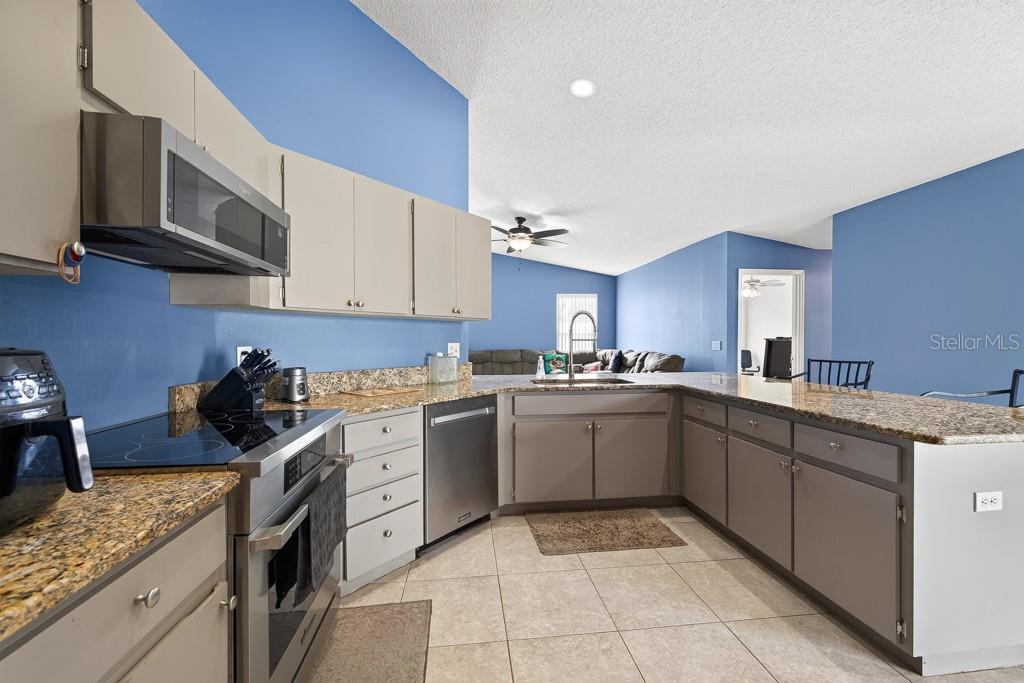 4609 Oak River Cir Property Photo 17