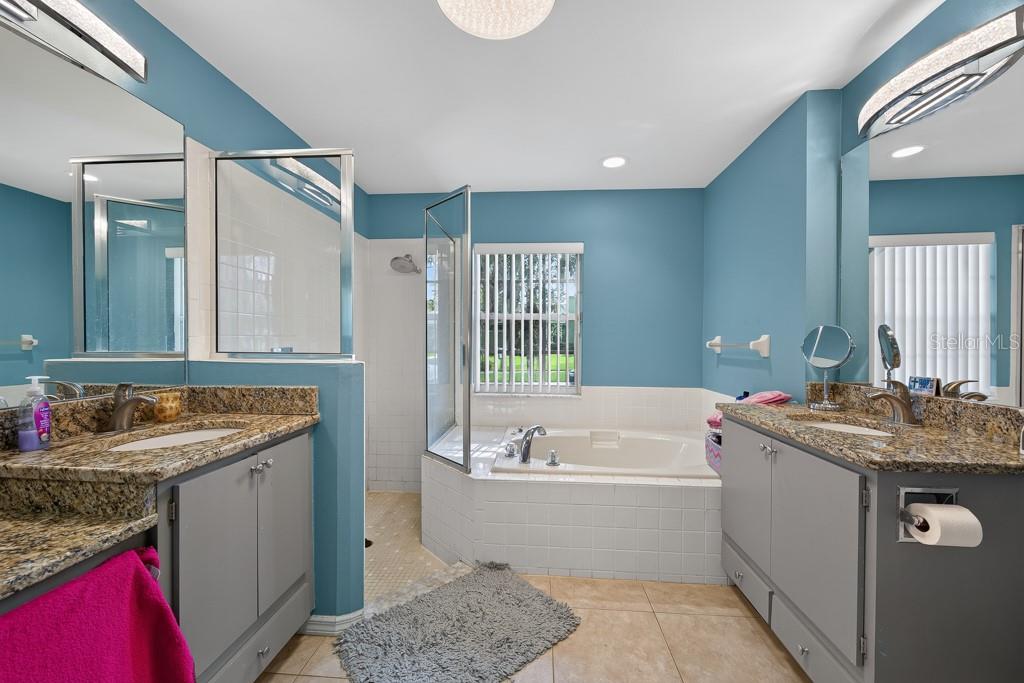 4609 Oak River Cir Property Photo 23