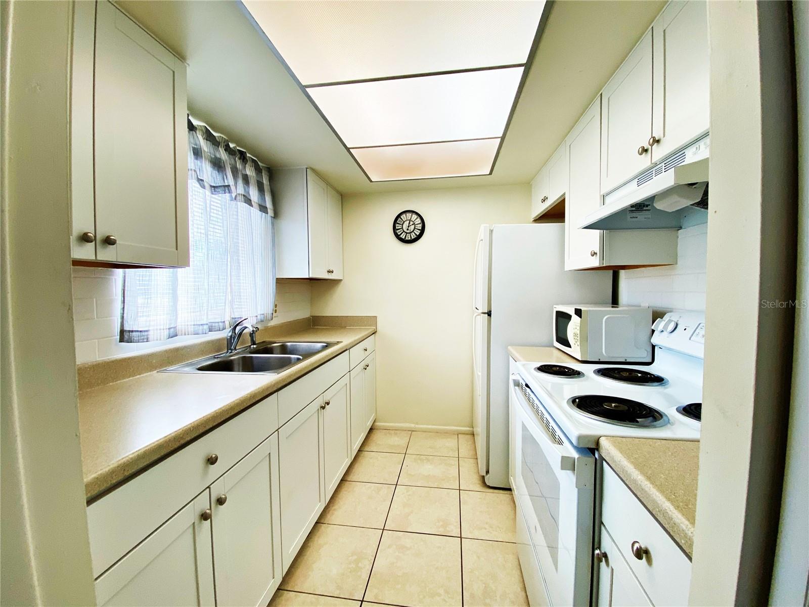 2003 Greenbriar Blvd #4 Property Photo 5