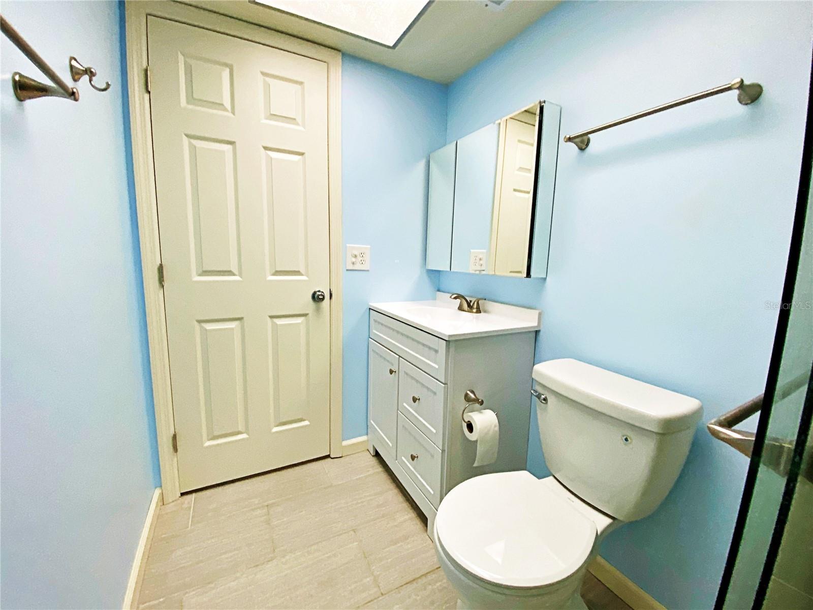 2003 Greenbriar Blvd #4 Property Photo 6