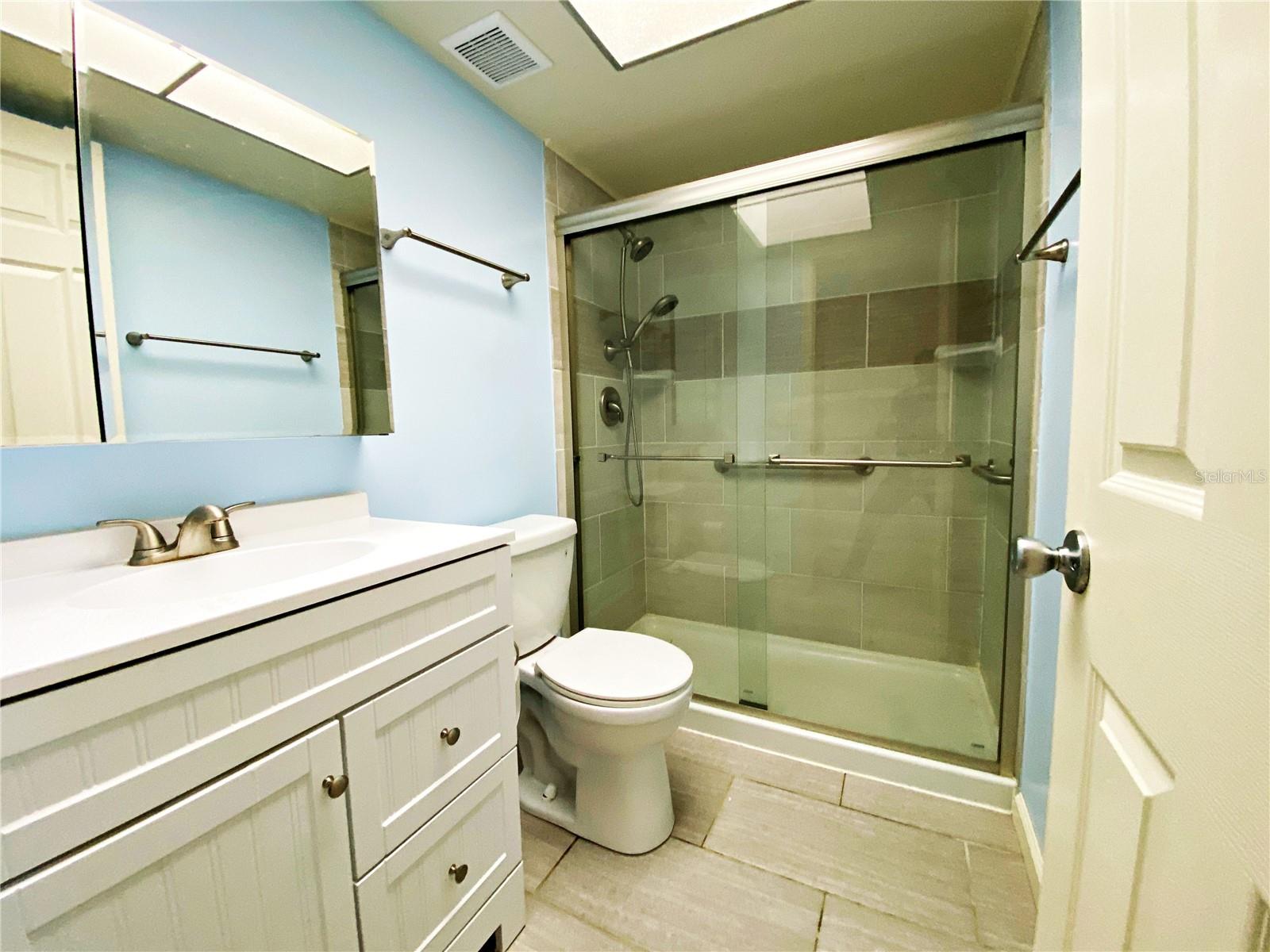2003 Greenbriar Blvd #4 Property Photo 7