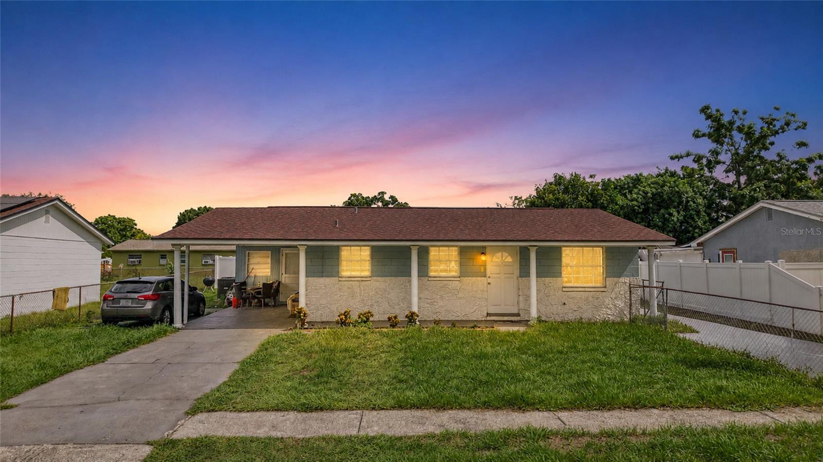 7018 Glenview Dr Property Photo 1