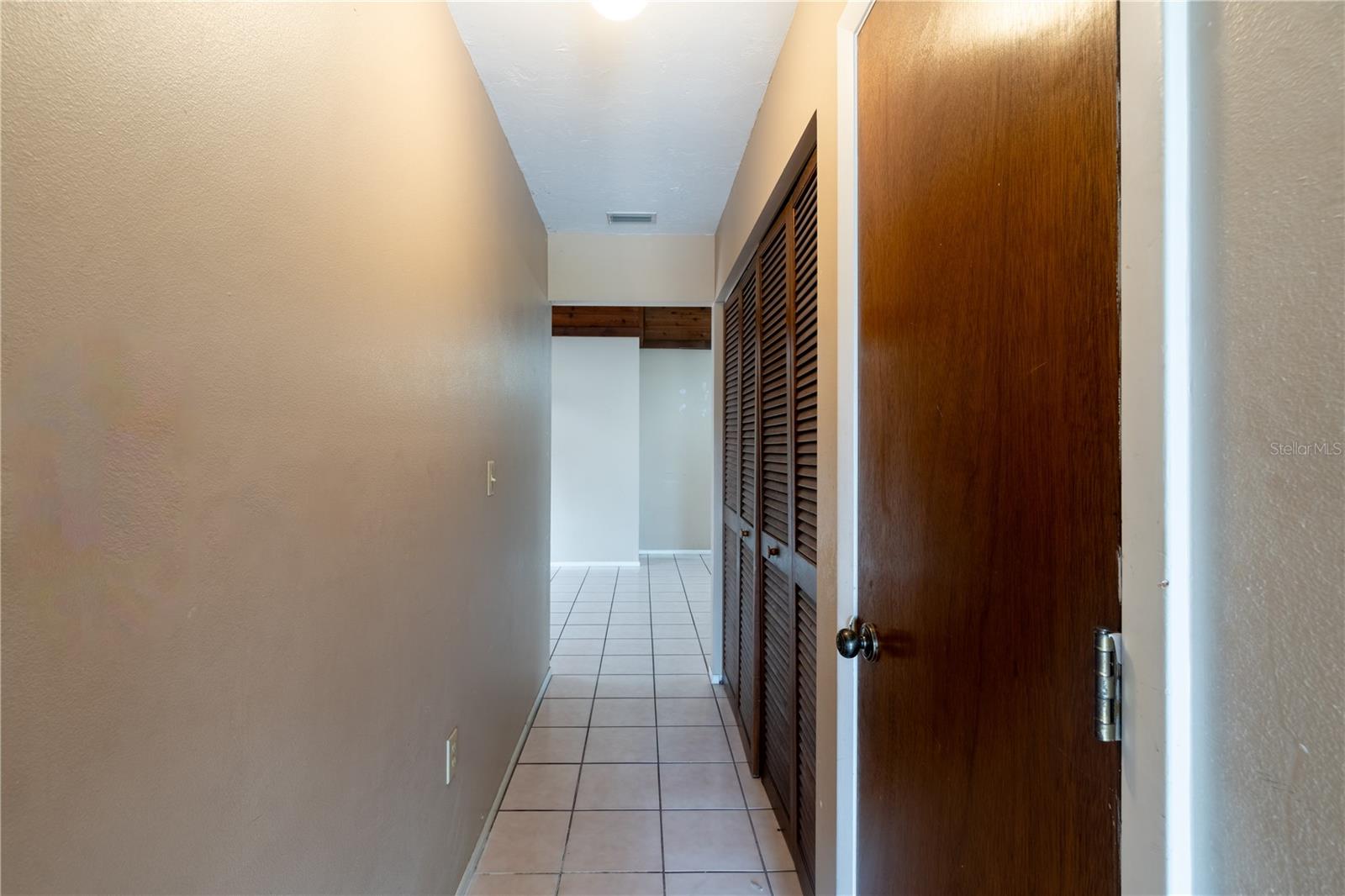 2227 Benson St Property Photo 9