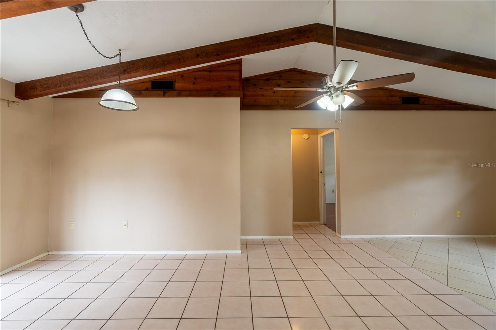 2227 Benson St Property Photo 10