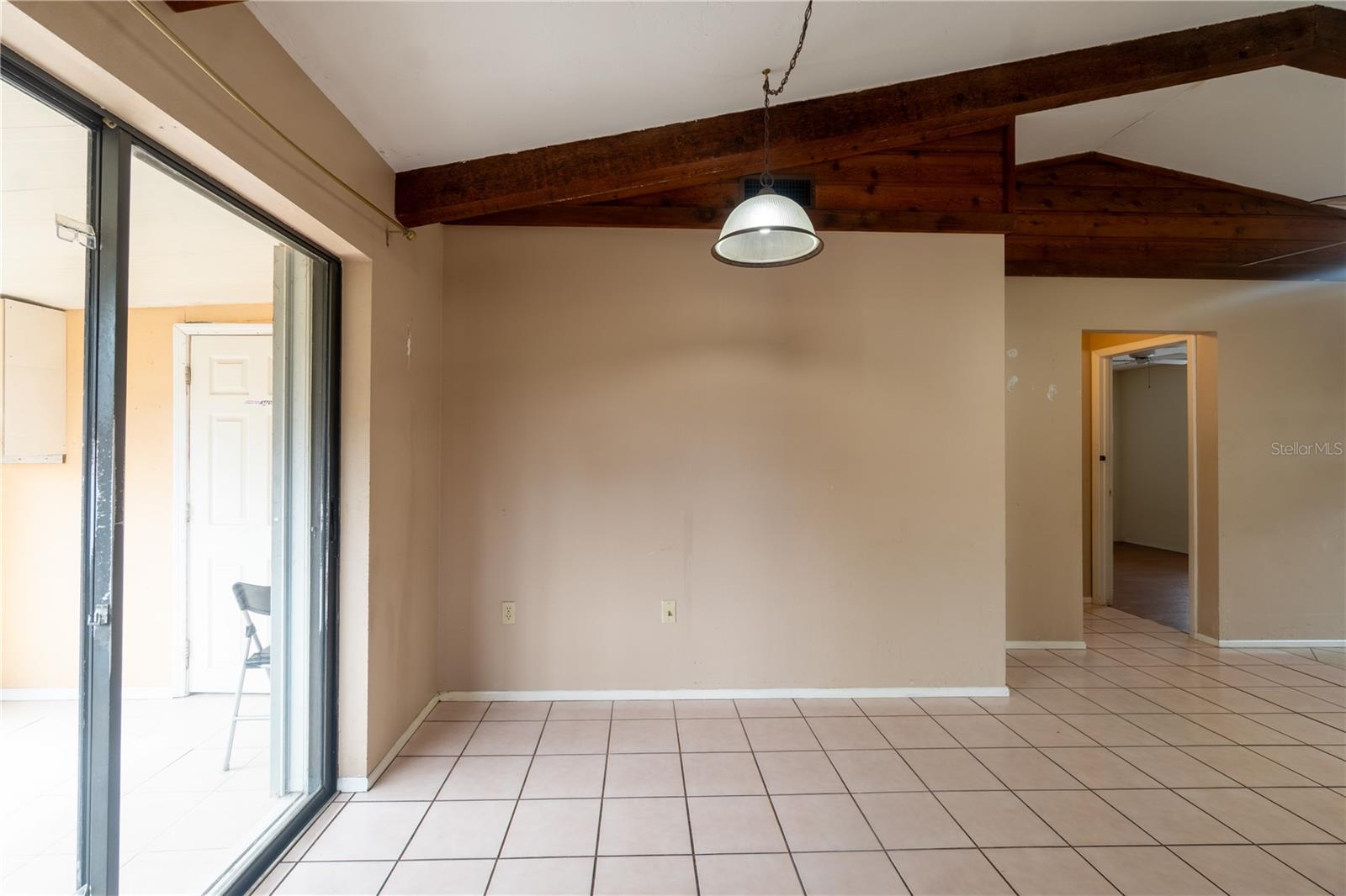 2227 Benson St Property Photo 13
