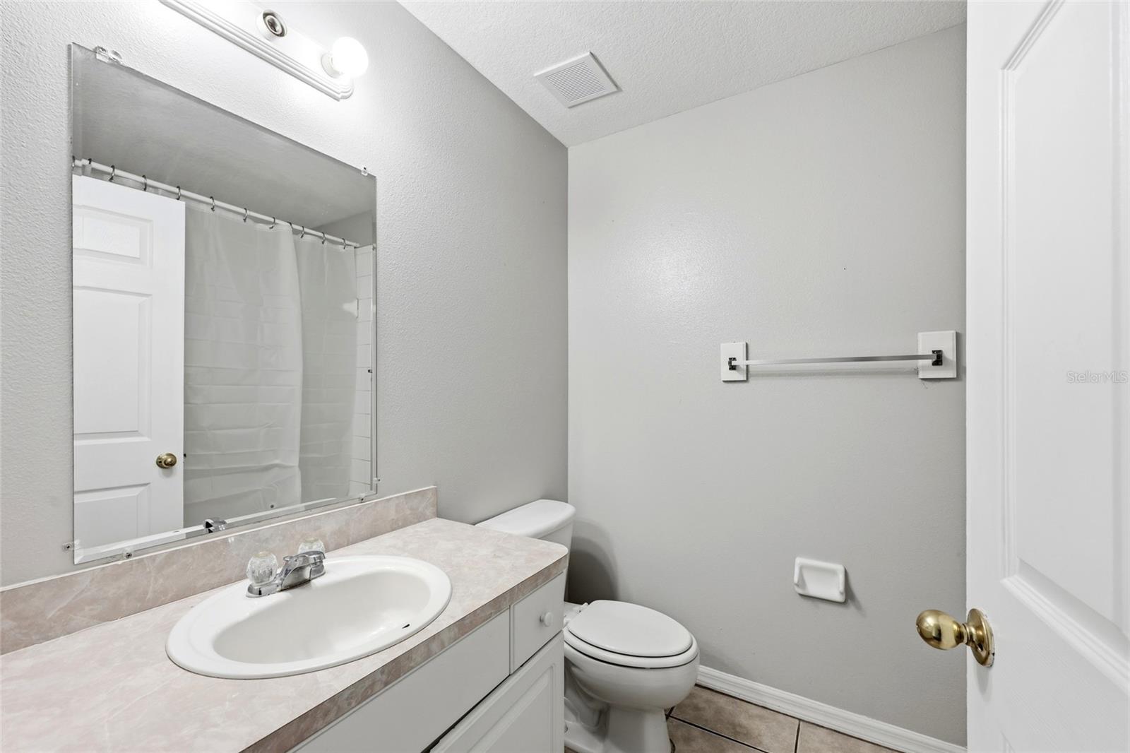 2214 E 19th Ave Property Photo 14
