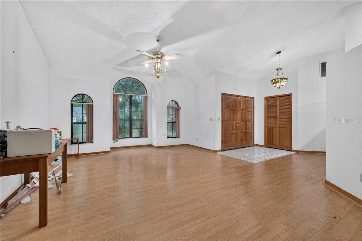 344 N Frederick Ave Property Photo 7