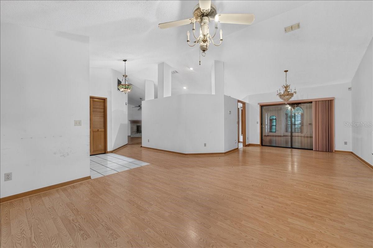344 N Frederick Ave Property Photo 8