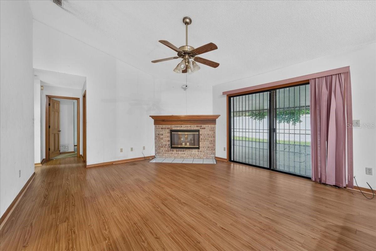 344 N Frederick Ave Property Photo 9