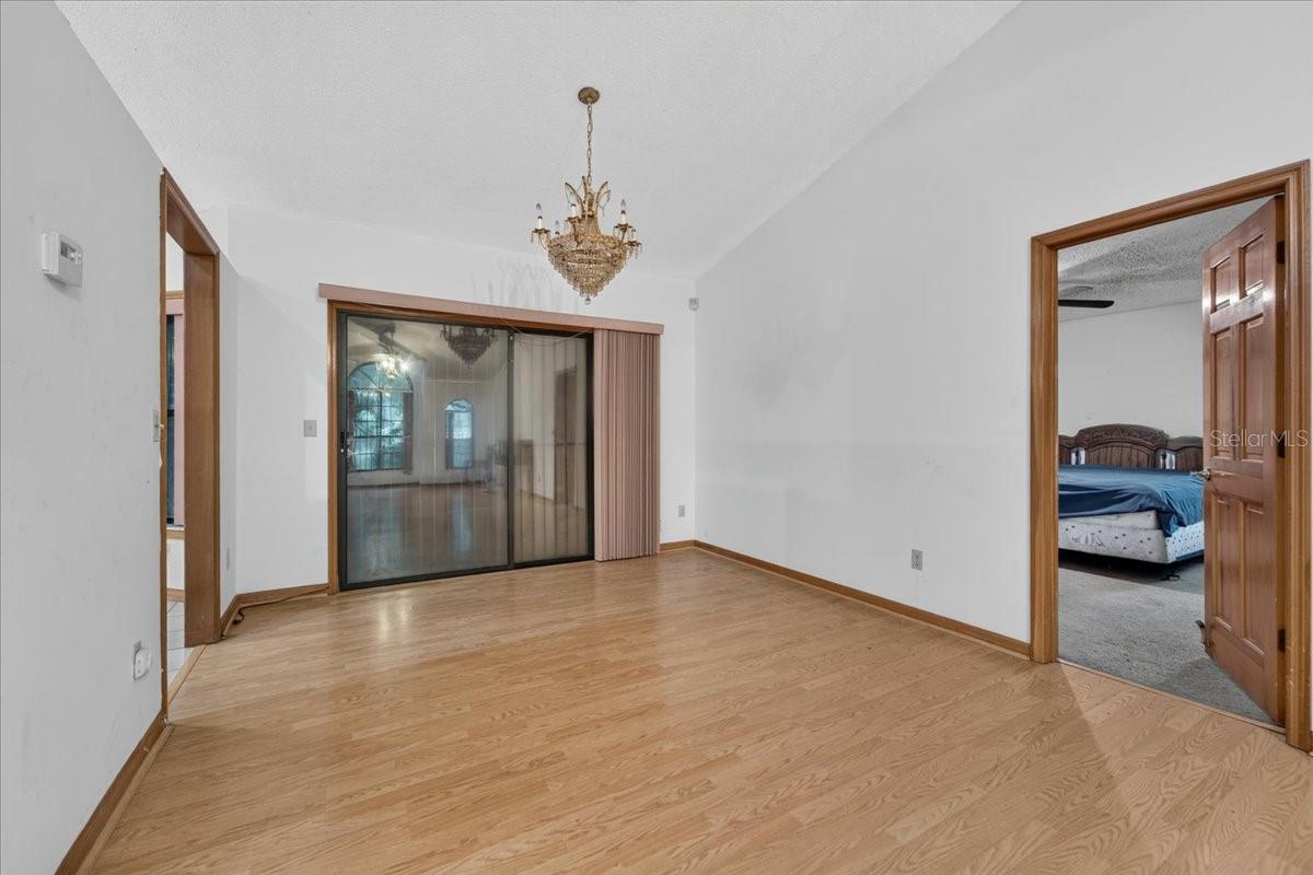 344 N Frederick Ave Property Photo 15