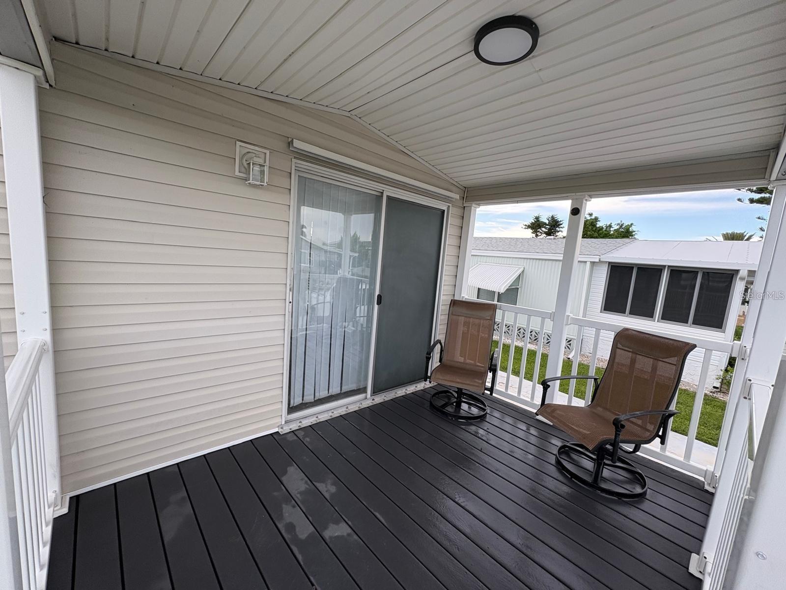 653 Los Altos Property Photo 3