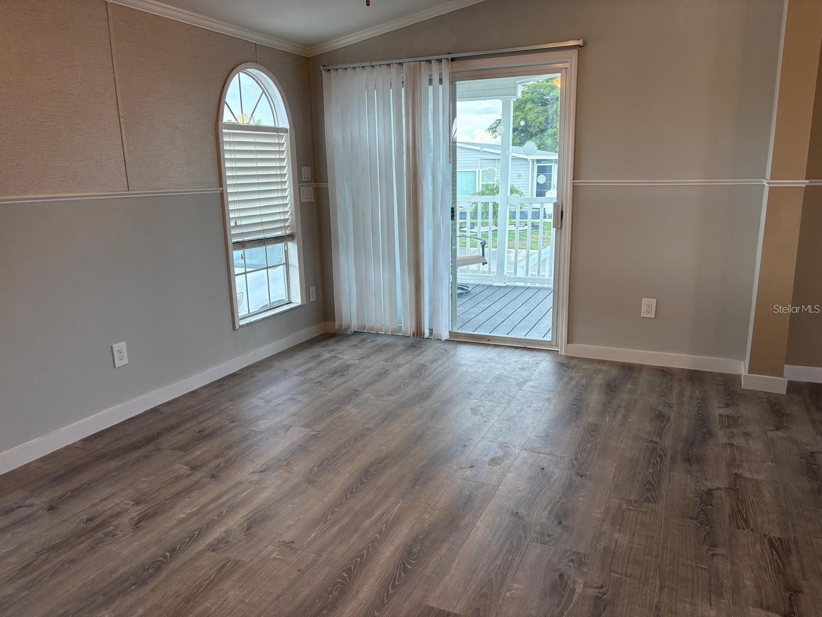 653 Los Altos Property Photo 8