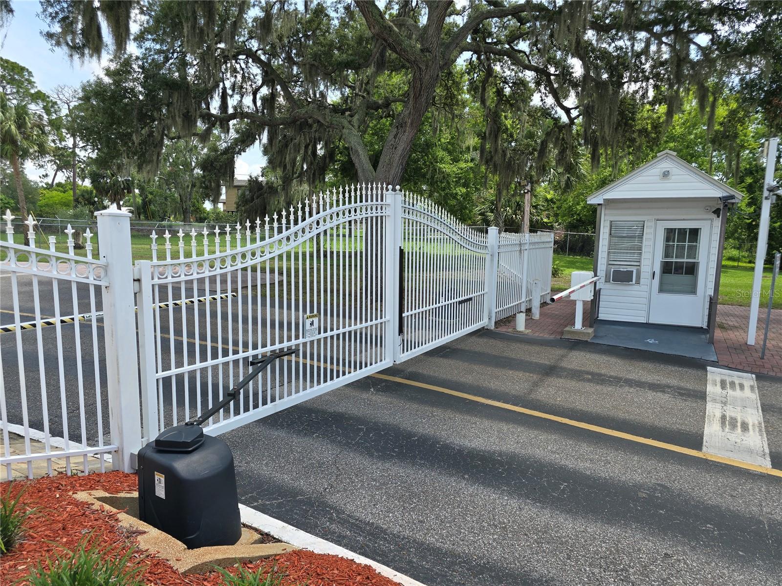 2122 Waterview Dr Property Photo 34
