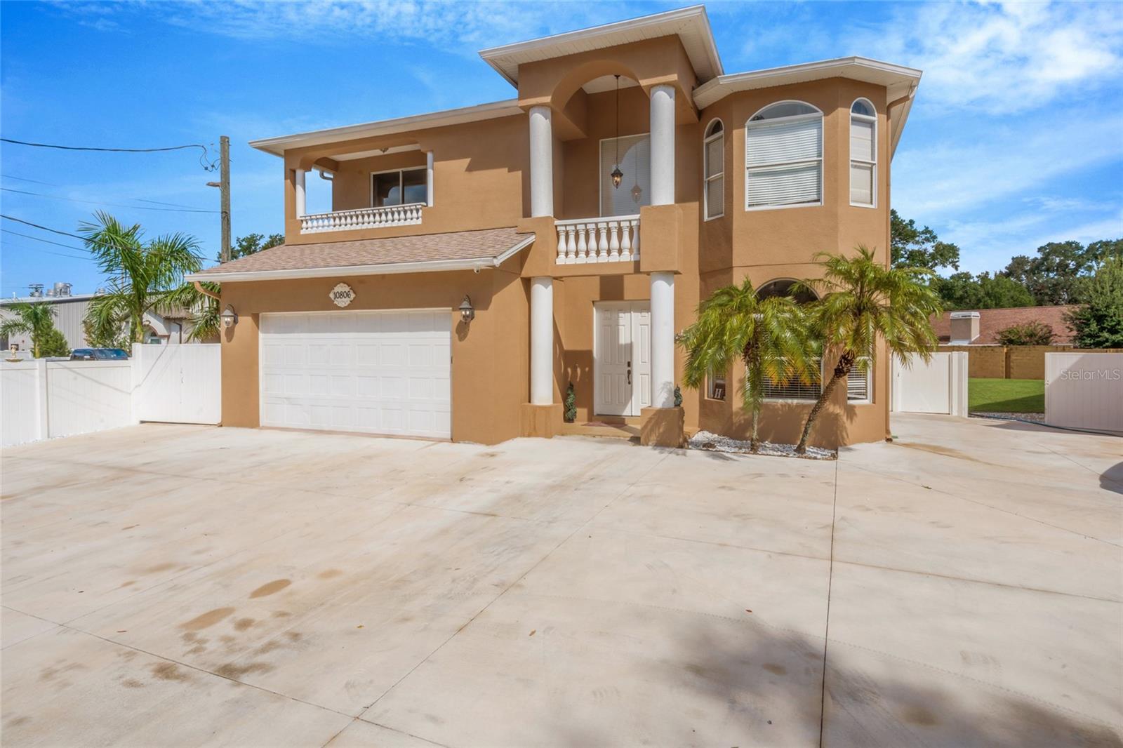 10806 Perez Dr Property Photo 3