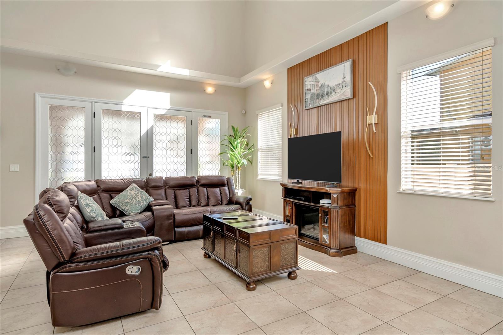 10806 Perez Dr Property Photo 13