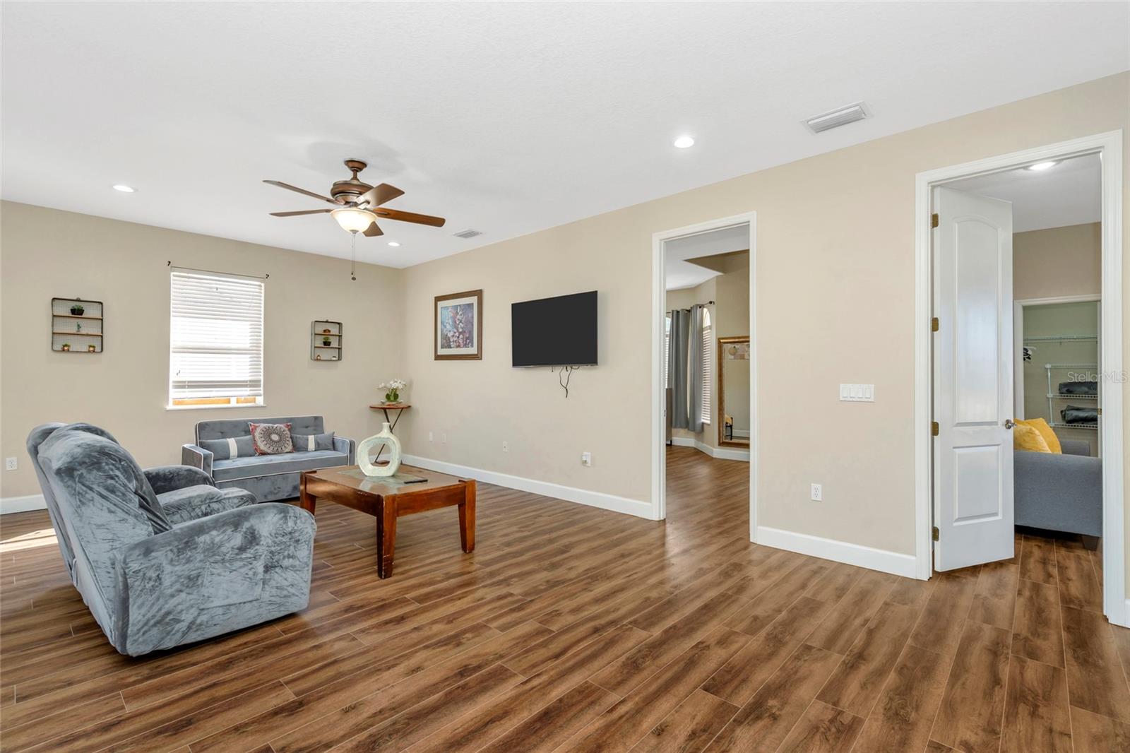 10806 Perez Dr Property Photo 21