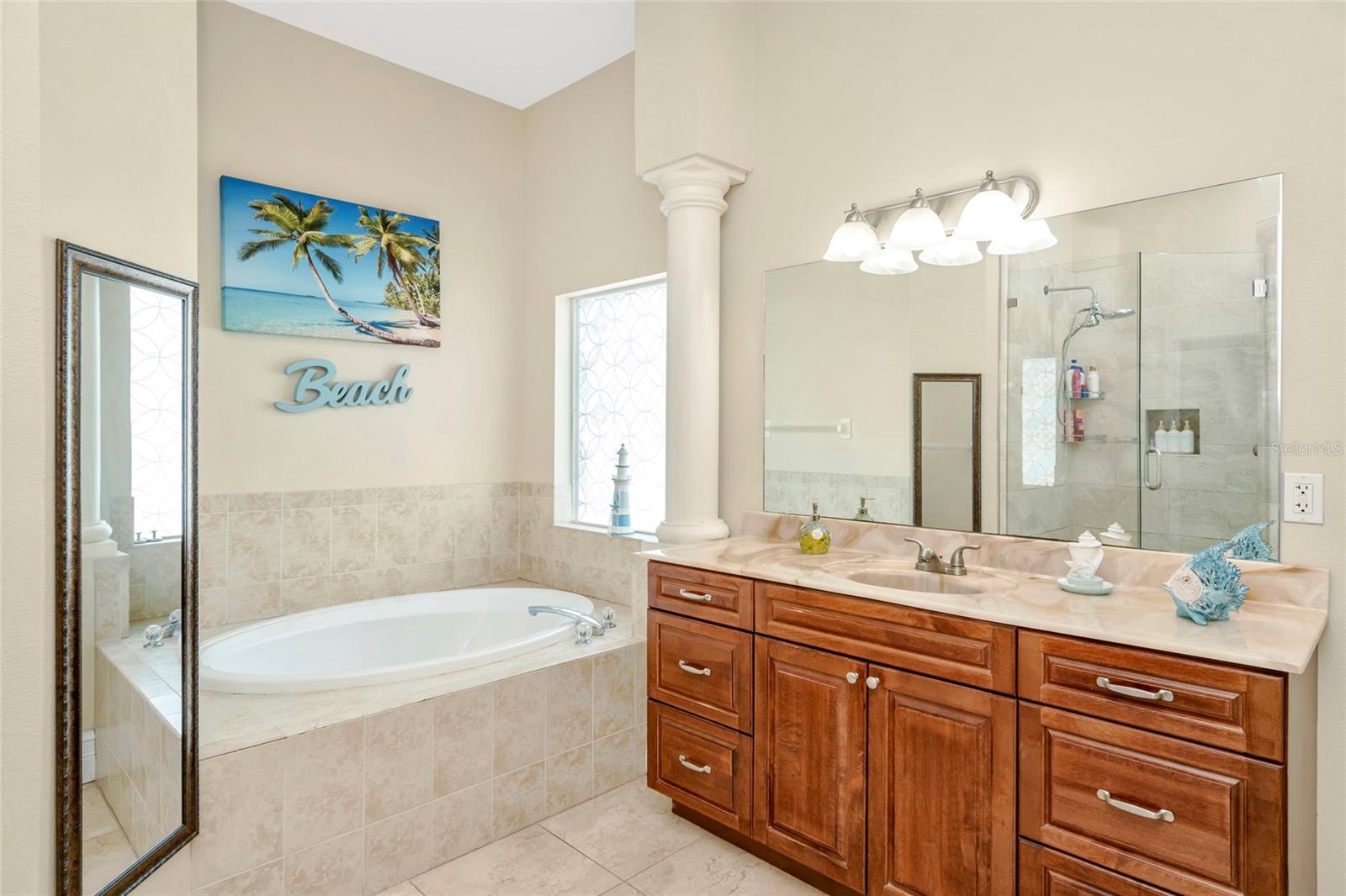10806 Perez Dr Property Photo 40